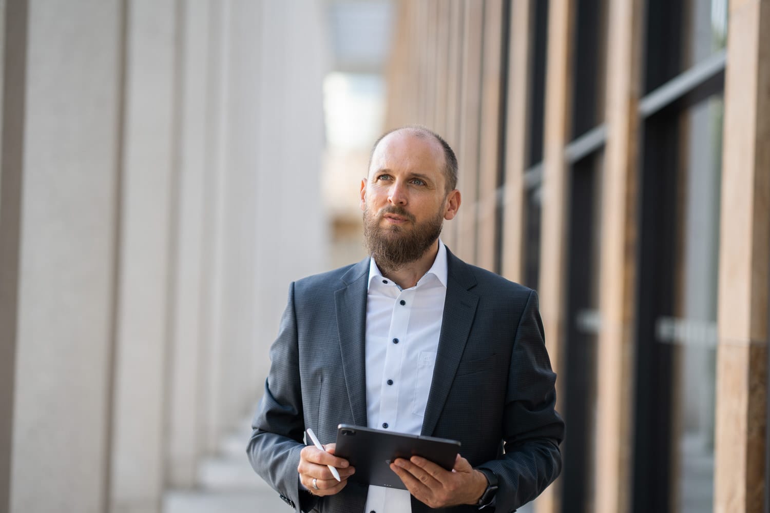 Knut Pauly Beleihungswertgutachter, Hausgutachter und allgemeiner Immobiliengutachter bei der Arbeit